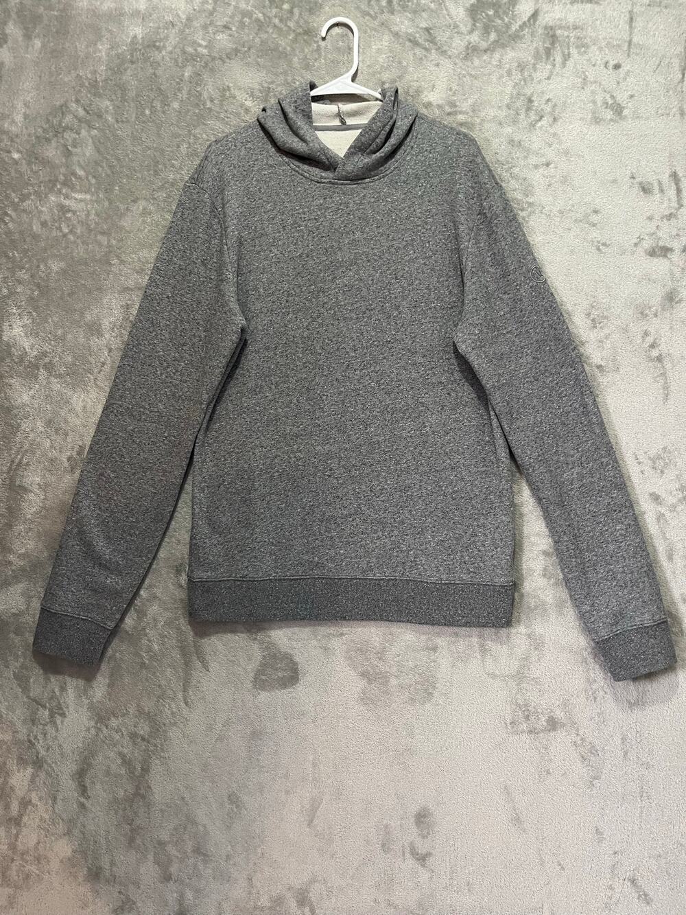 Vuori Cypress Hoodie Men’s Medium Gray Fleece Cowl Neck Pullover Sweatshirt Logo
